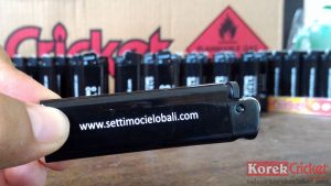 korek cricket warna hitam logo settimo cielo putih bali